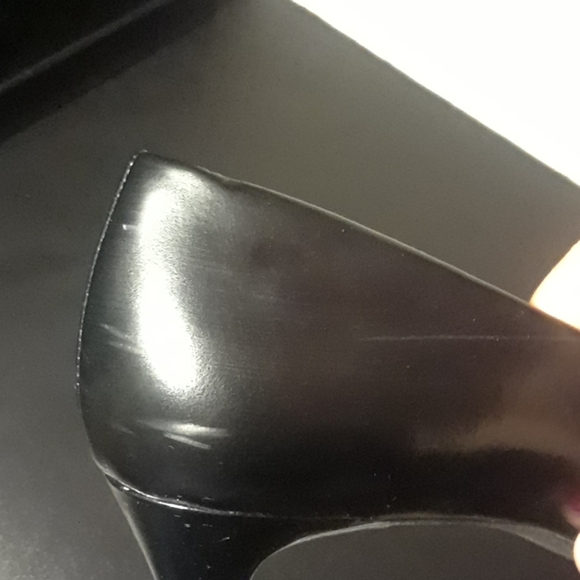 Black heels - Picture 4 of 6